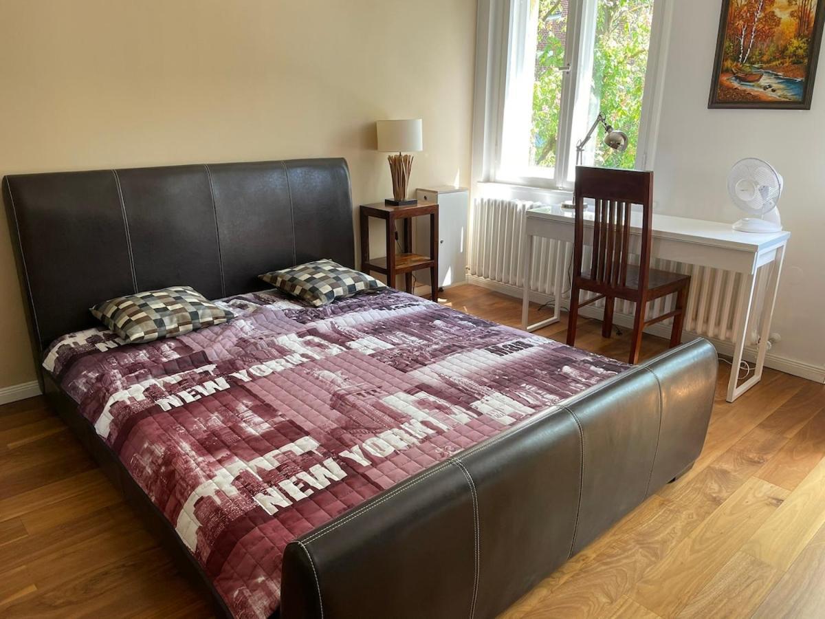 Modern And Cozy Apartment In Good Location Берлін Екстер'єр фото